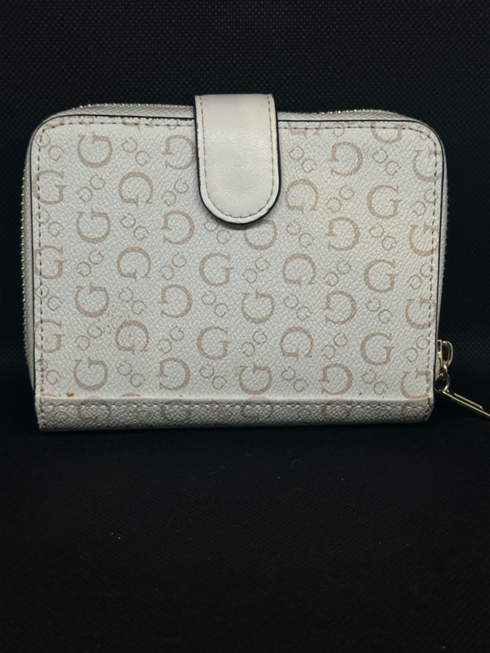 GUESS Cream Compact Wallet - Picture 2 of 5